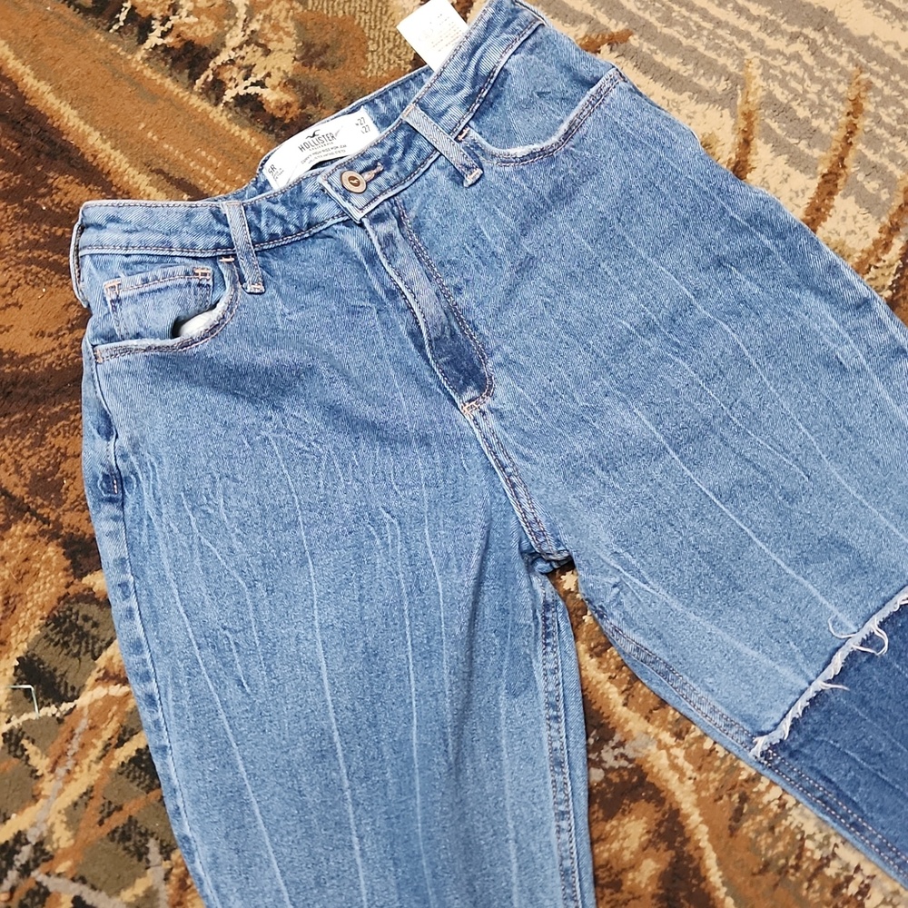 Hollister Two-Tone Blue Cropped Jeans - Picture 3 of 10